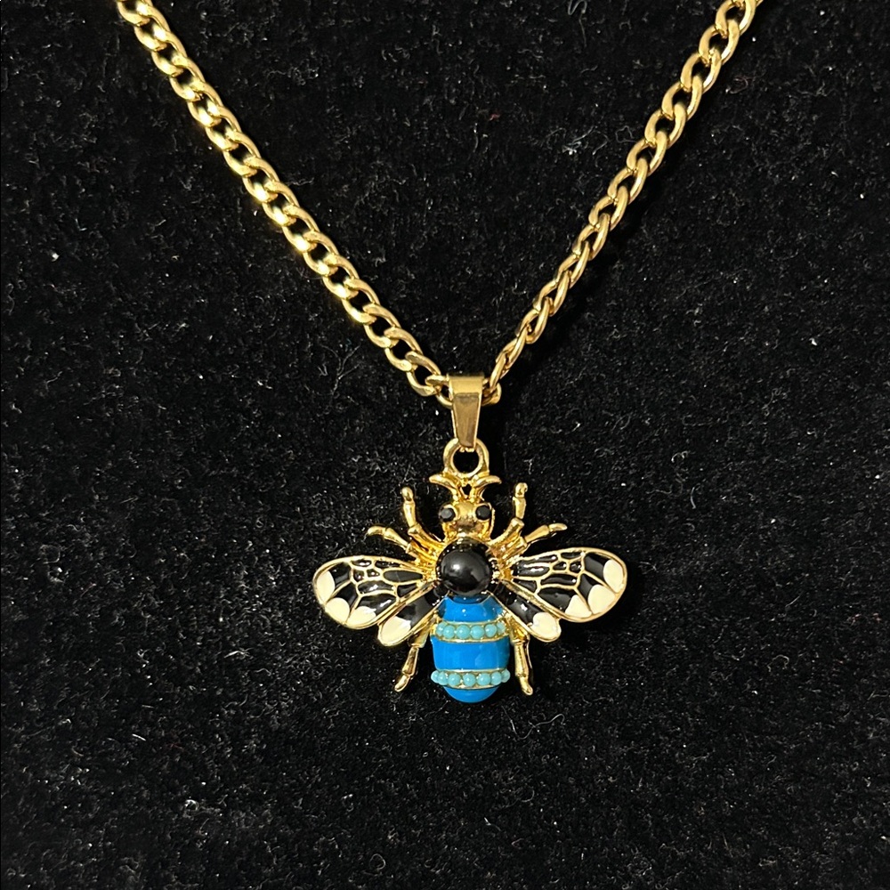 Chic Gold Necklace with Blue Bee Pendant